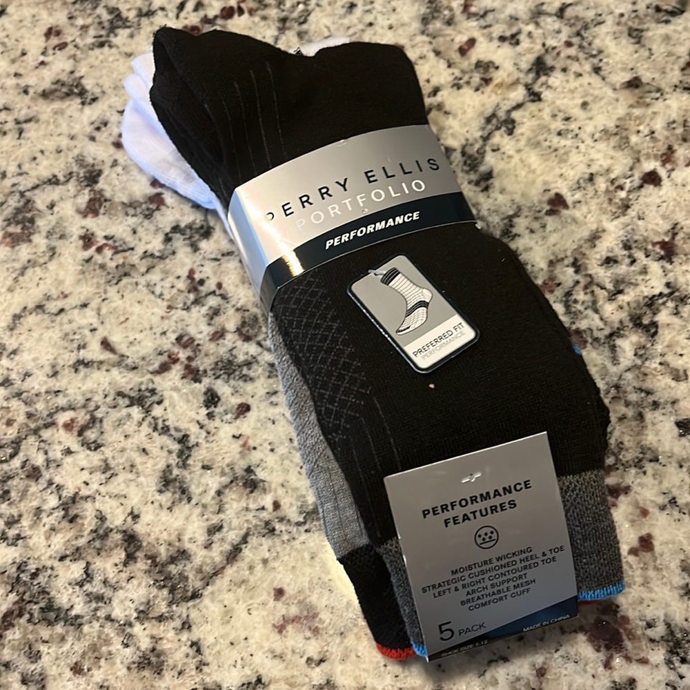 Men’s socks Perry Ellis Portfolio 5 pair NWT
